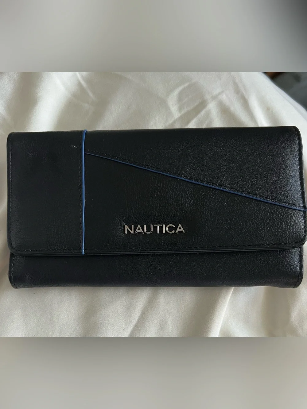 Women’s Nautica  Slim RFID Blocking wallet